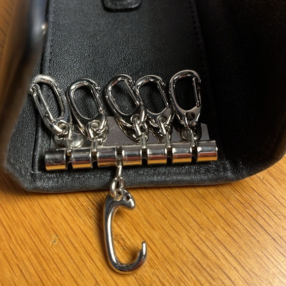 Leatherology Black Key Case and Credit Card Holder. - Picture 4 of 6